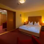 Erbenhof 3*