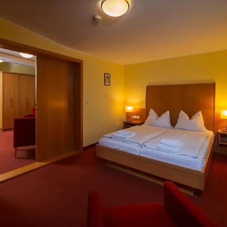 Erbenhof 3*