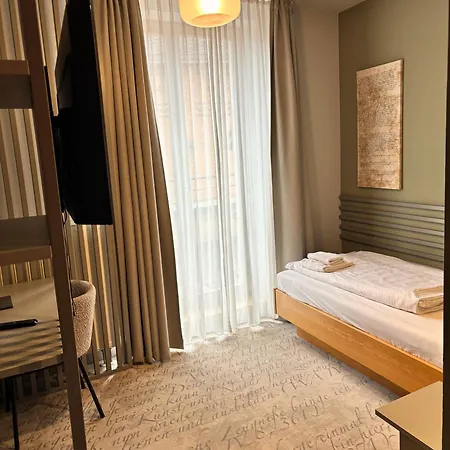 Hotel Erbenhof 3*