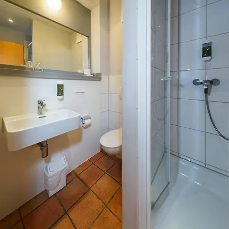 Erbenhof 3*
